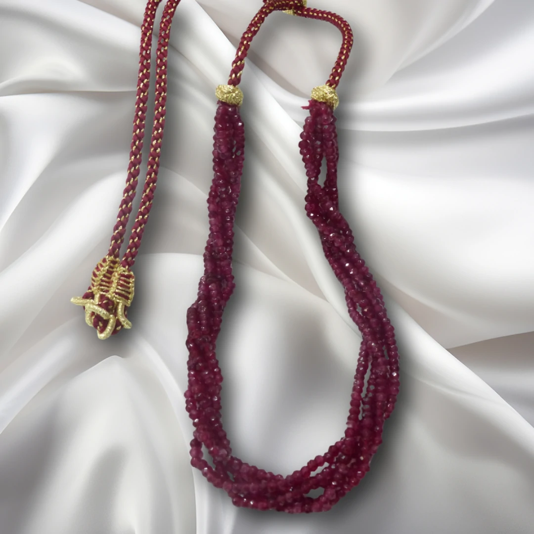 Collier-artisanal-marocain-rouge.webp Collier en Perles Rouges Artisanales – L’Éclat du Luxe Marocain