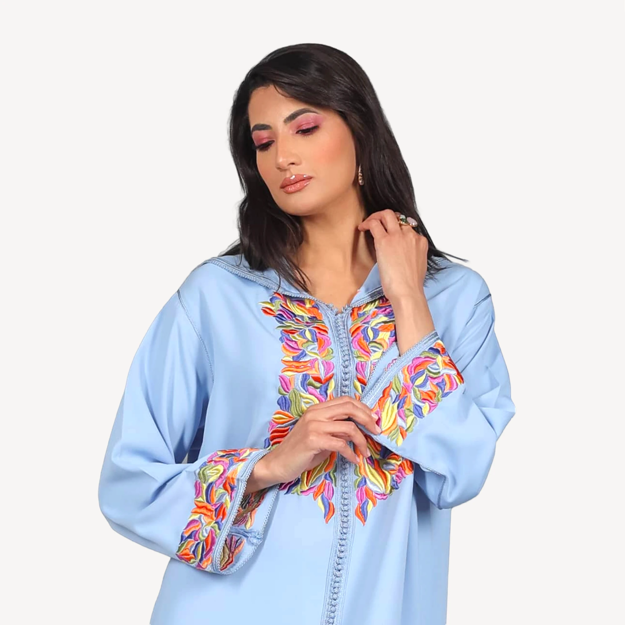 Djellaba-Reem-Mautassin-bleu1.webp