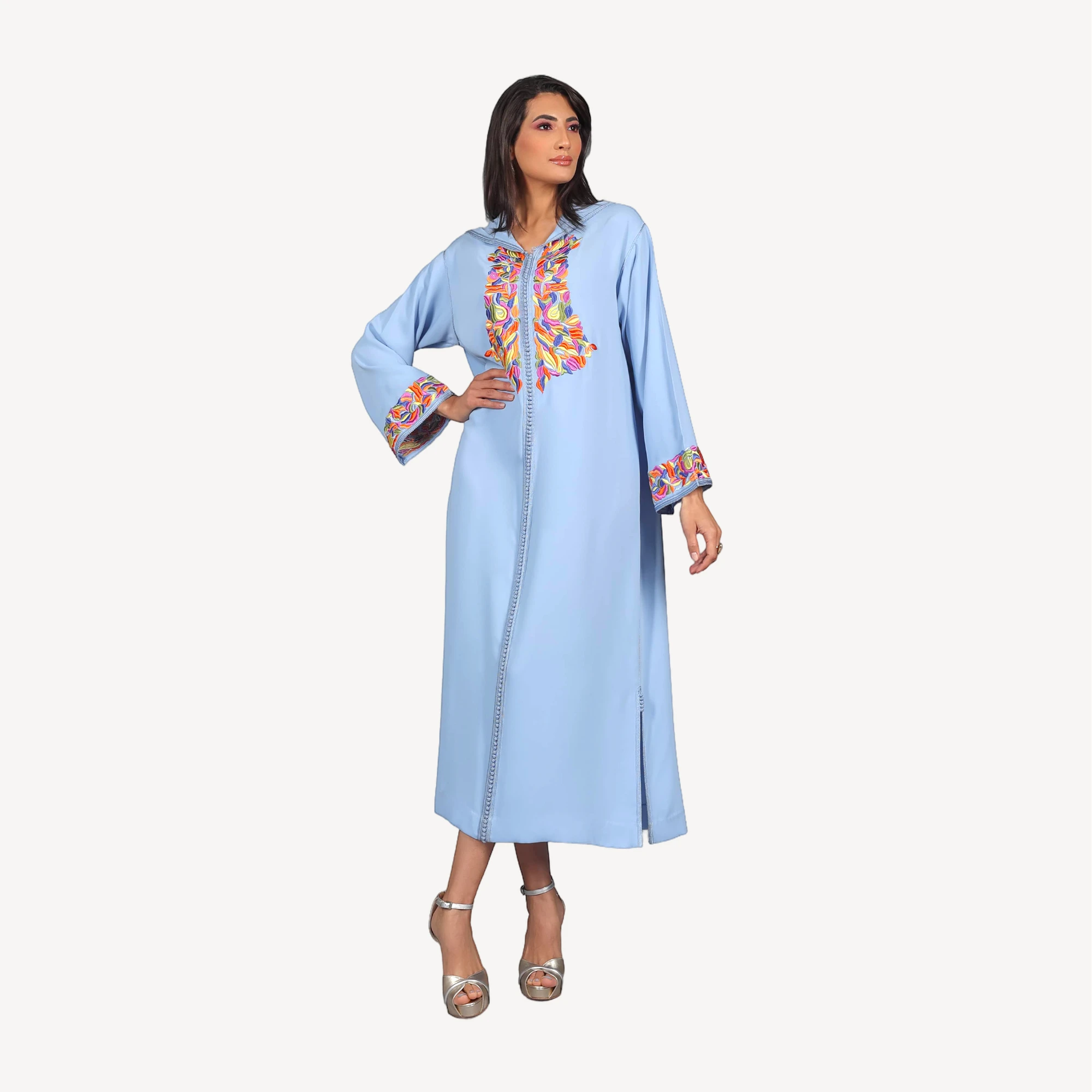 Djellaba-Reem-Mautassin-bleu2.webp